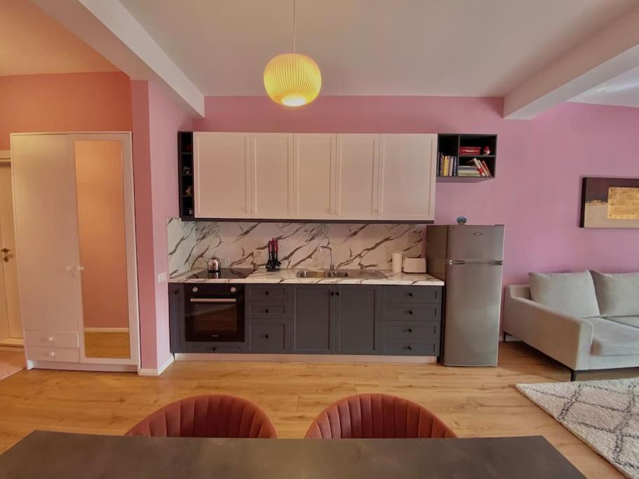 Coral Apartment - City Center Тирана Экстерьер фото