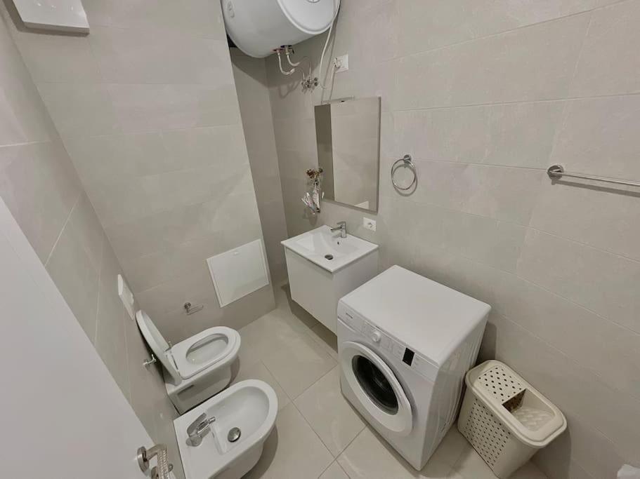 Coral Apartment - City Center Тирана Экстерьер фото