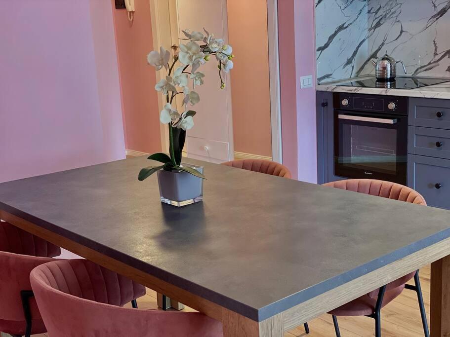 Coral Apartment - City Center Тирана Экстерьер фото